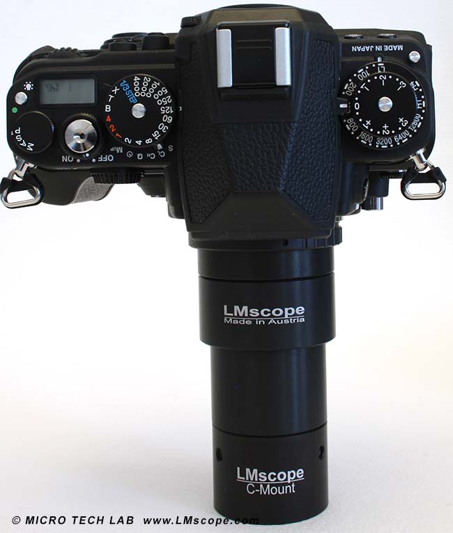 La cámara Nikon Df de formato completo (Full Frame) en el microscopio